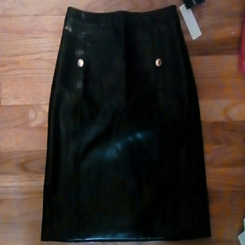 Size 4P black faux leather skirt